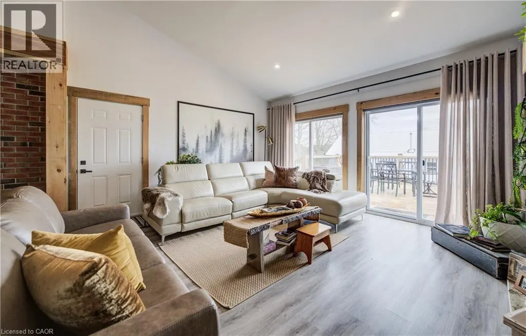 1372 CONC 8 TOWNSEND