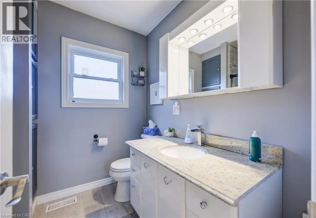 1372 CONC 8 TOWNSEND
