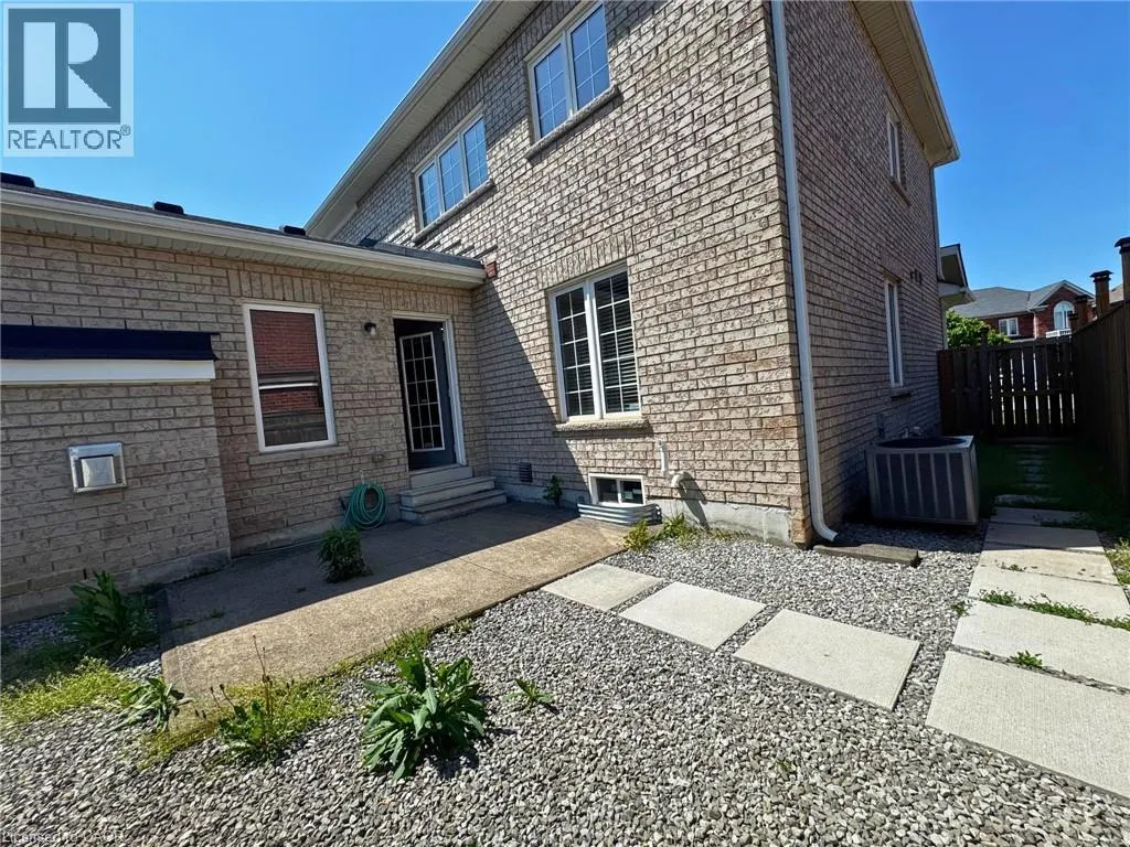 11 KEITH Crescent