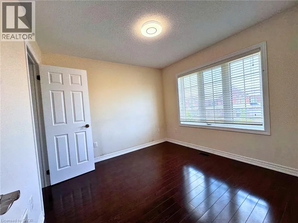 11 KEITH Crescent