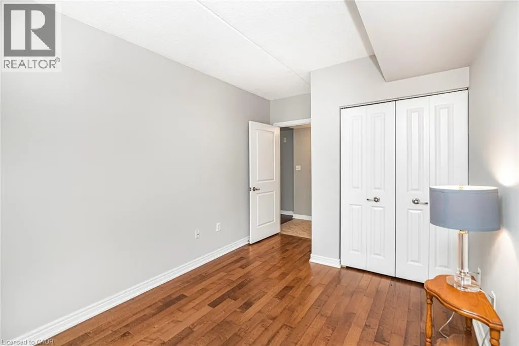 56 KERMAN Avenue Unit# 105 #105