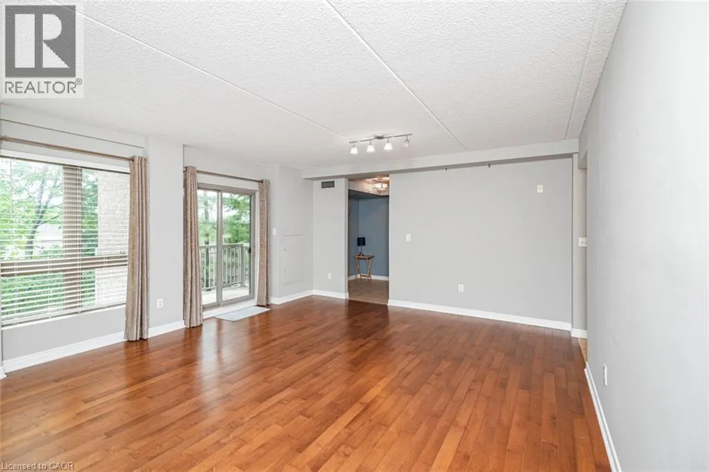 56 KERMAN Avenue Unit# 105 #105