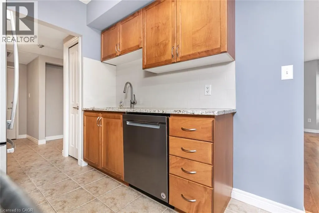 56 KERMAN Avenue Unit# 105 #105
