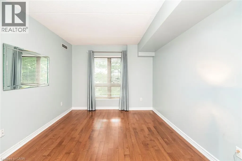 56 KERMAN Avenue Unit# 105 #105