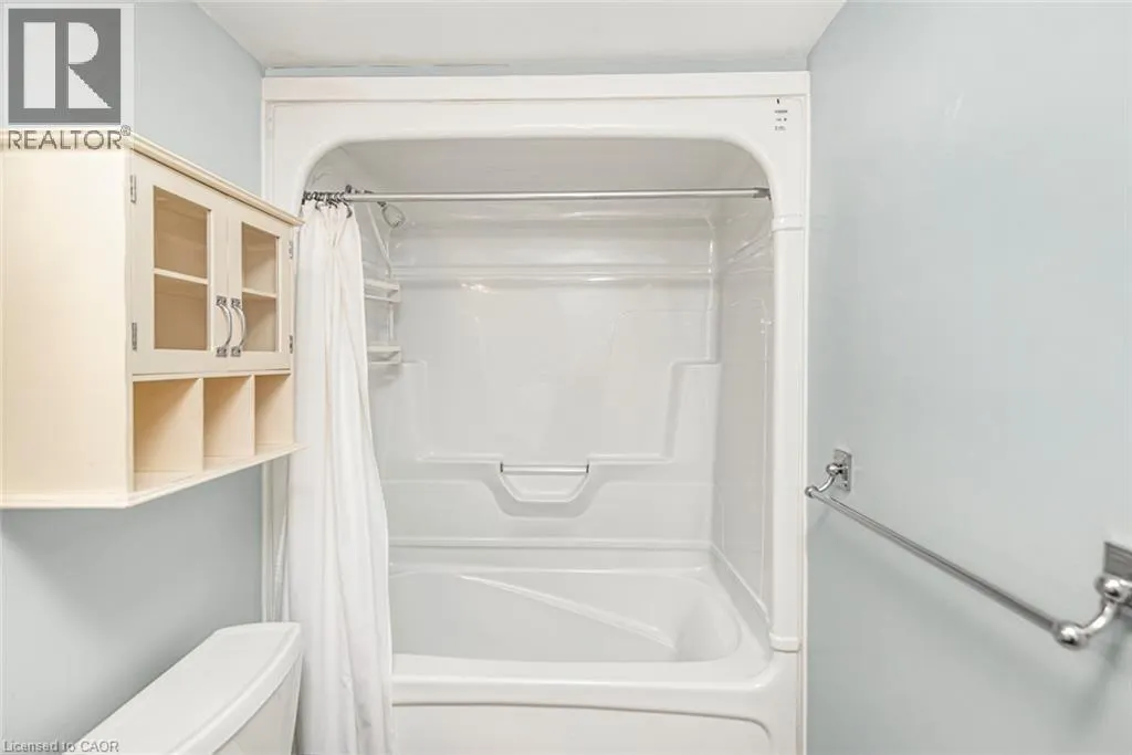 56 KERMAN Avenue Unit# 105 #105