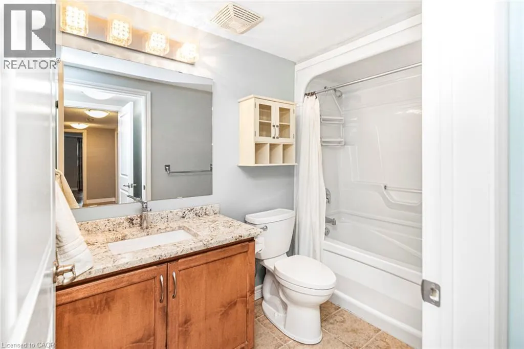 56 KERMAN Avenue Unit# 105 #105