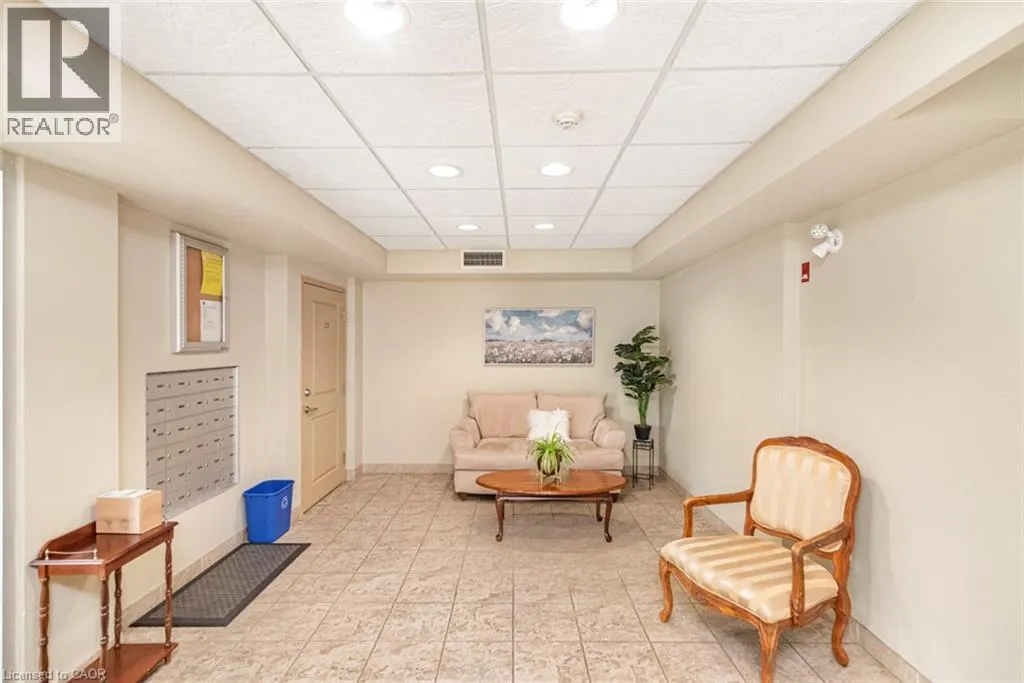 56 KERMAN Avenue Unit# 105 #105