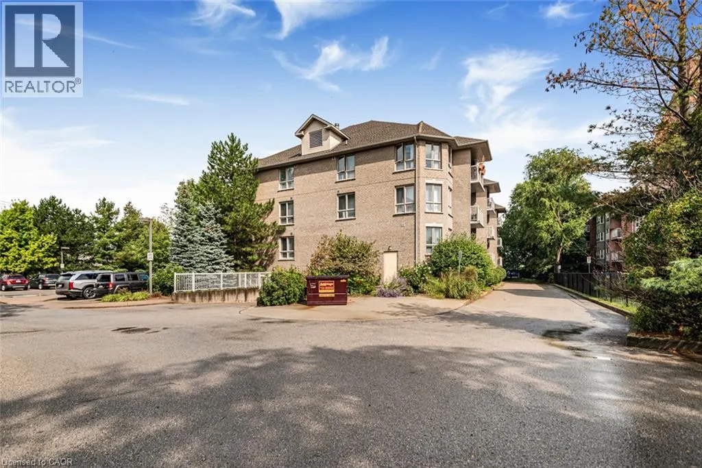 56 KERMAN Avenue Unit# 105 #105