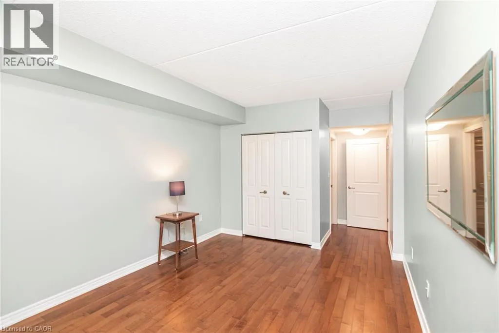 56 KERMAN Avenue Unit# 105 #105