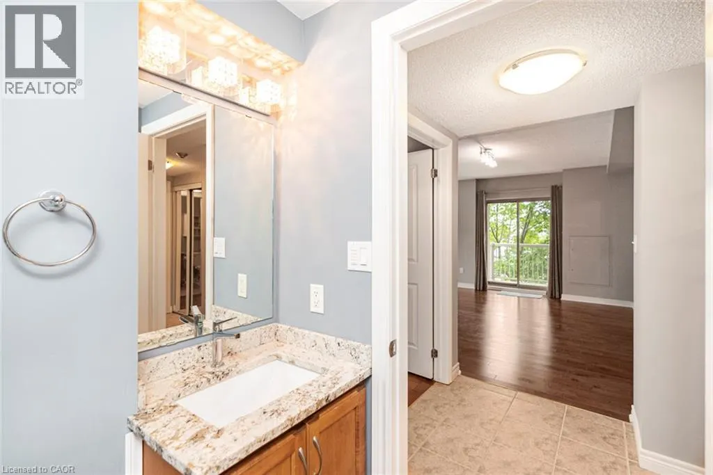 56 KERMAN Avenue Unit# 105 #105