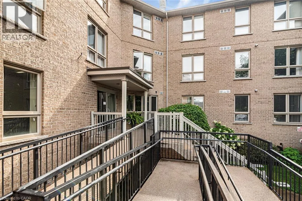 56 KERMAN Avenue Unit# 105 #105