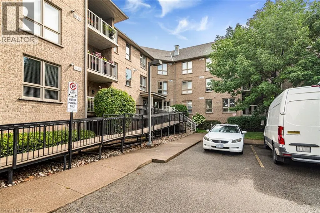 56 KERMAN Avenue Unit# 105 #105