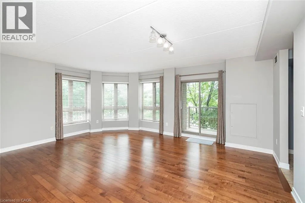 56 KERMAN Avenue Unit# 105 #105