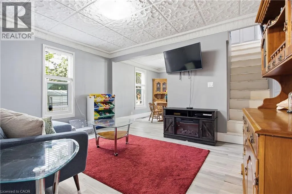 1108 QUEENSTON Road
