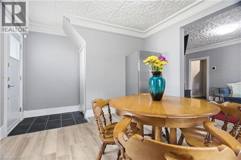 1108 QUEENSTON Road