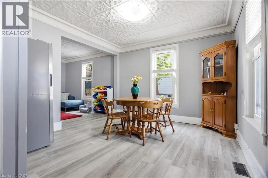 1108 QUEENSTON Road