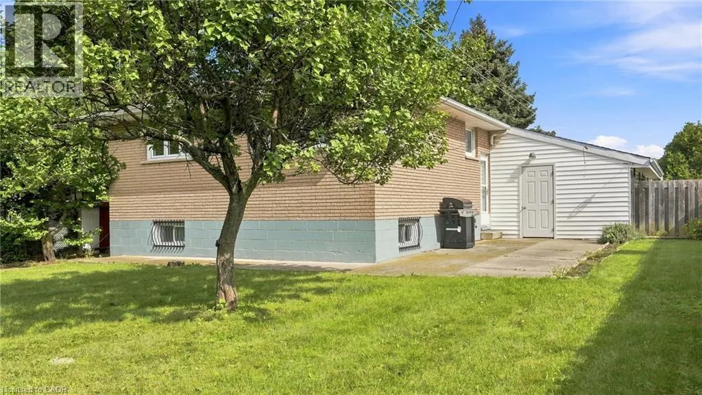 18 GLEN CASTLE Drive