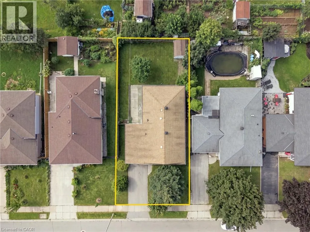 18 GLEN CASTLE Drive
