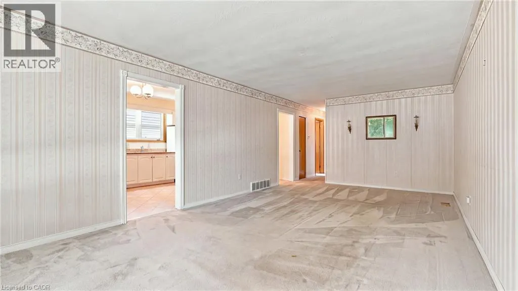 18 GLEN CASTLE Drive