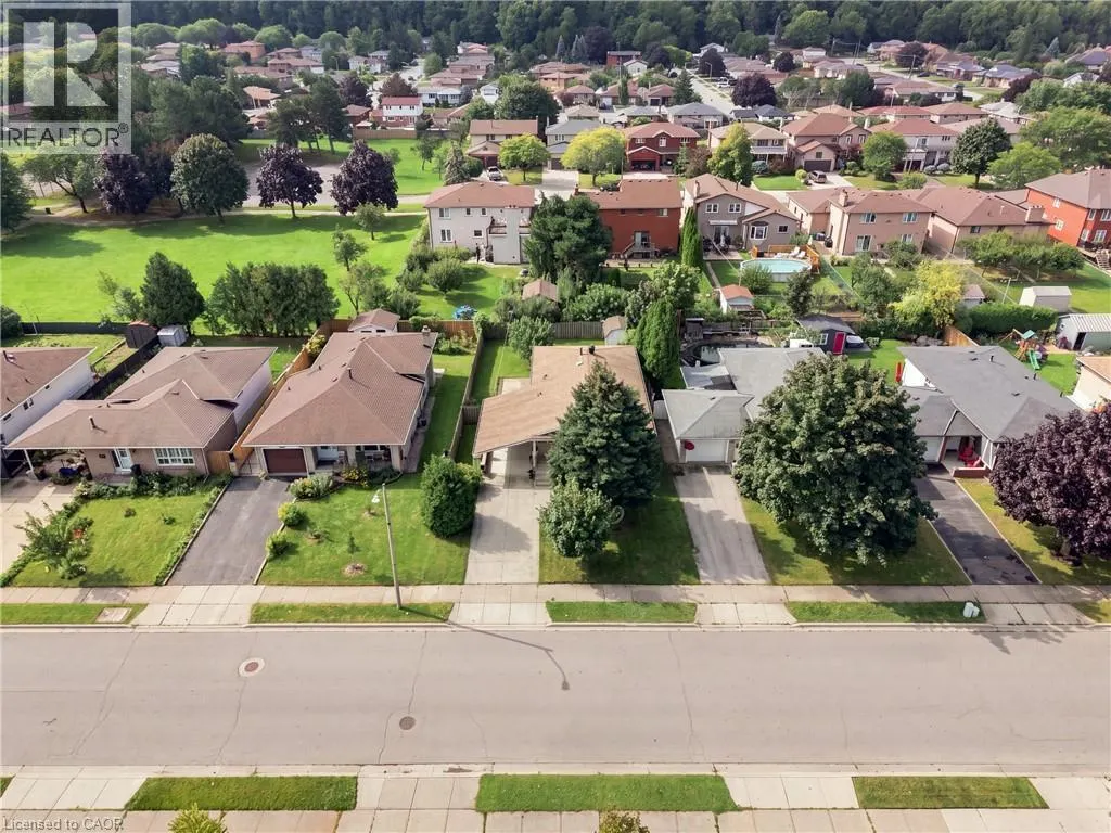 18 GLEN CASTLE Drive