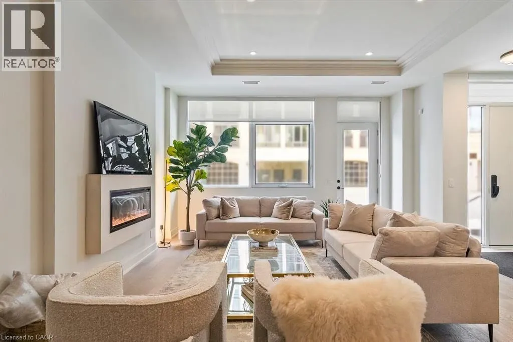 123 MAURICE Drive Unit# 105 #105