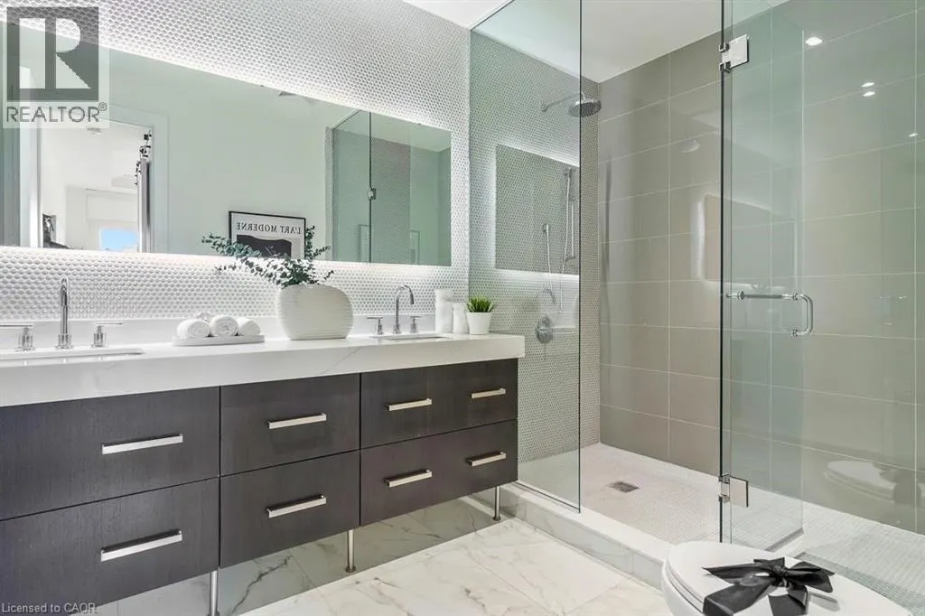 123 MAURICE Drive Unit# 105 #105
