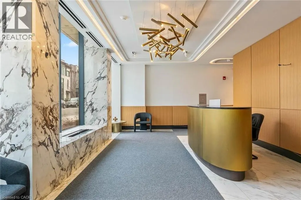 123 MAURICE Drive Unit# 105 #105