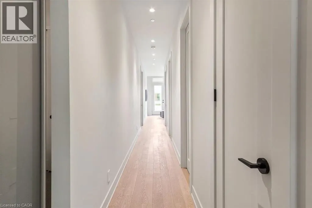 123 MAURICE Drive Unit# 105 #105