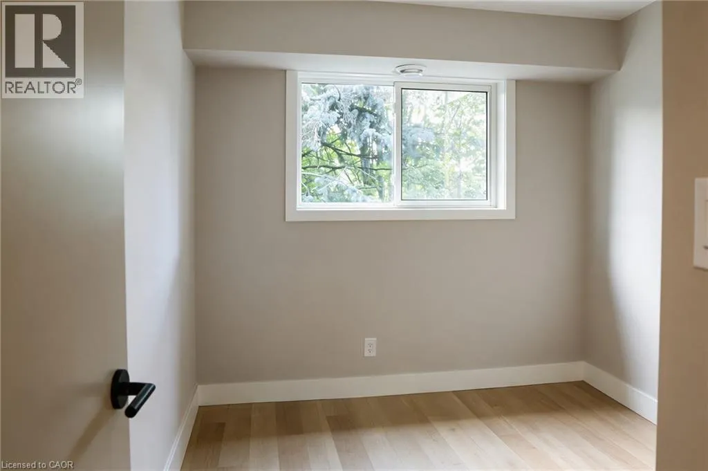 3085 KINGSWAY Drive Unit# 22 #22