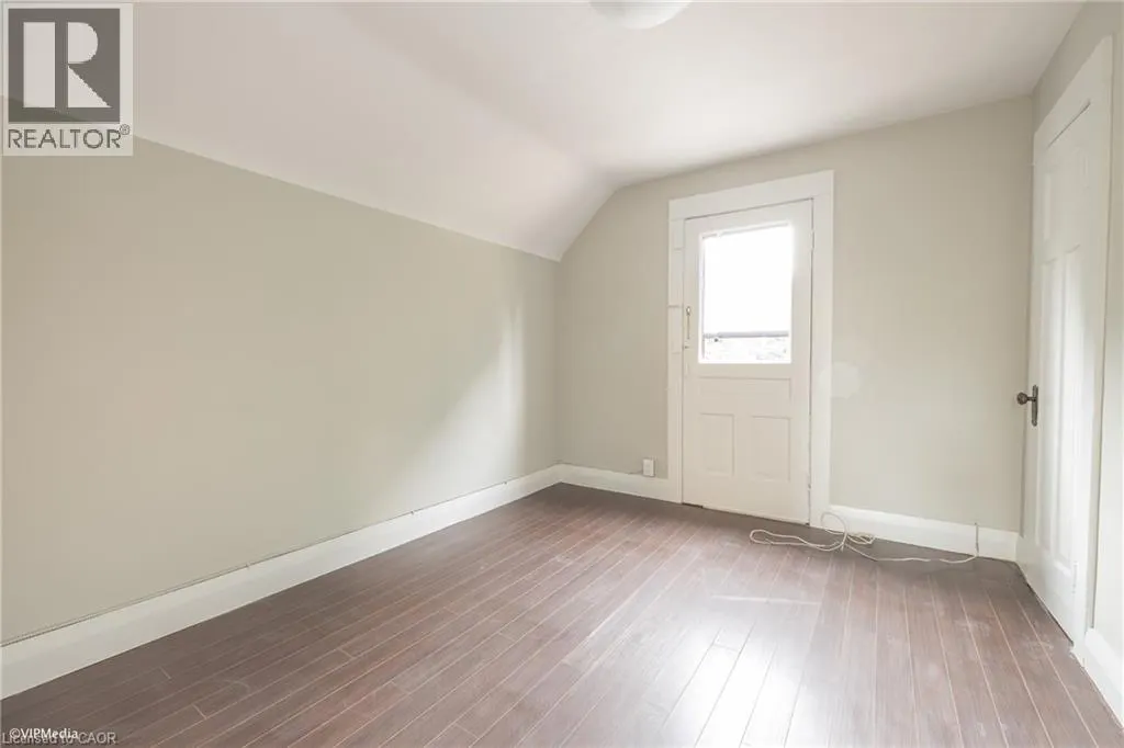 177 REGINA Street N