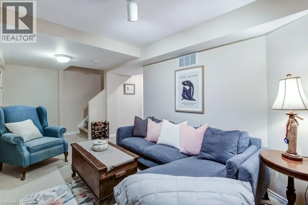4 EDGEWATER Drive