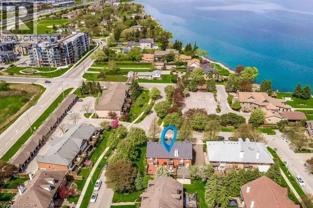 4 EDGEWATER Drive
