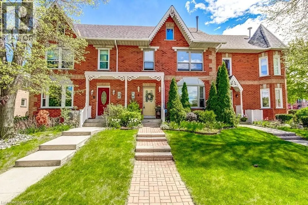 4 EDGEWATER Drive