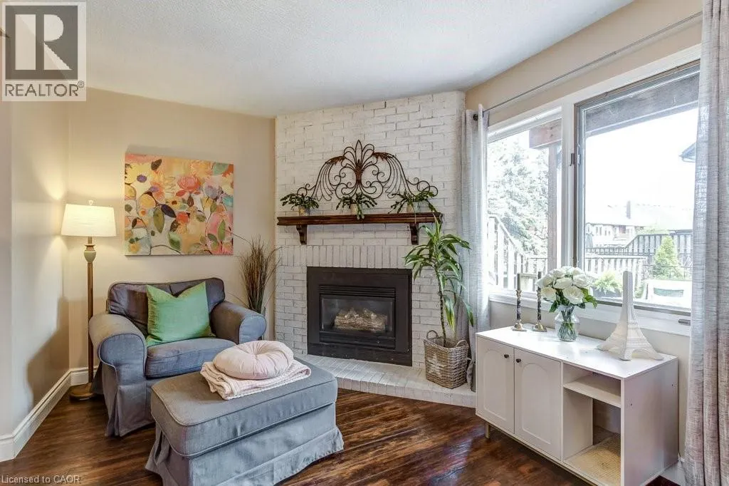 4 EDGEWATER Drive