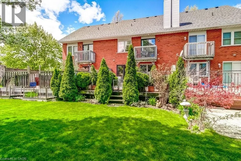 4 EDGEWATER Drive