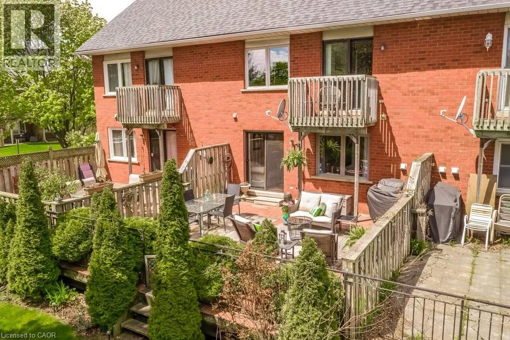 4 EDGEWATER Drive