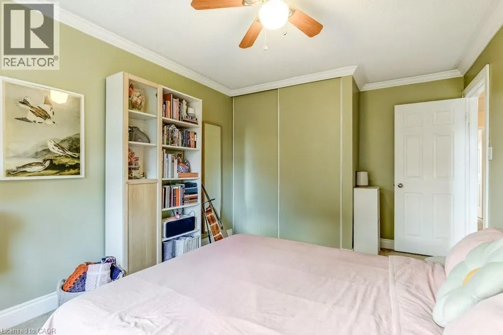 4 EDGEWATER Drive