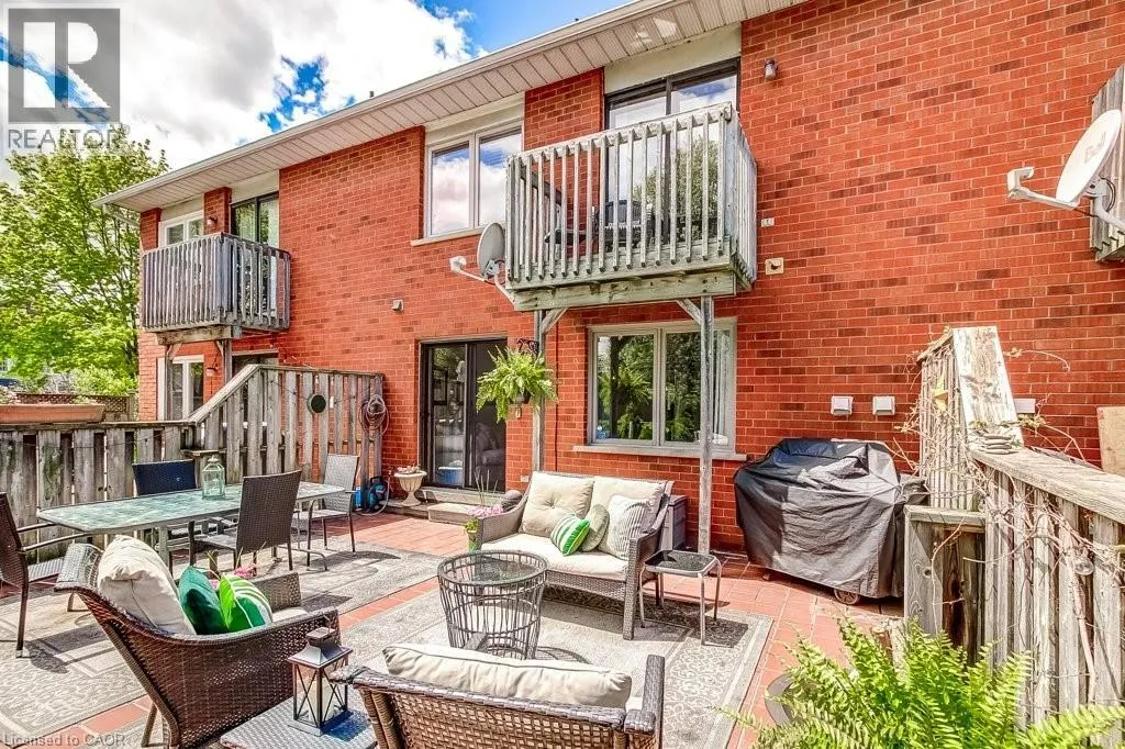 4 EDGEWATER Drive