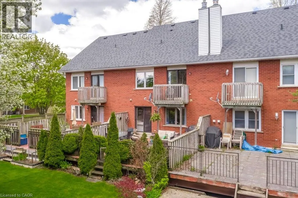 4 EDGEWATER Drive