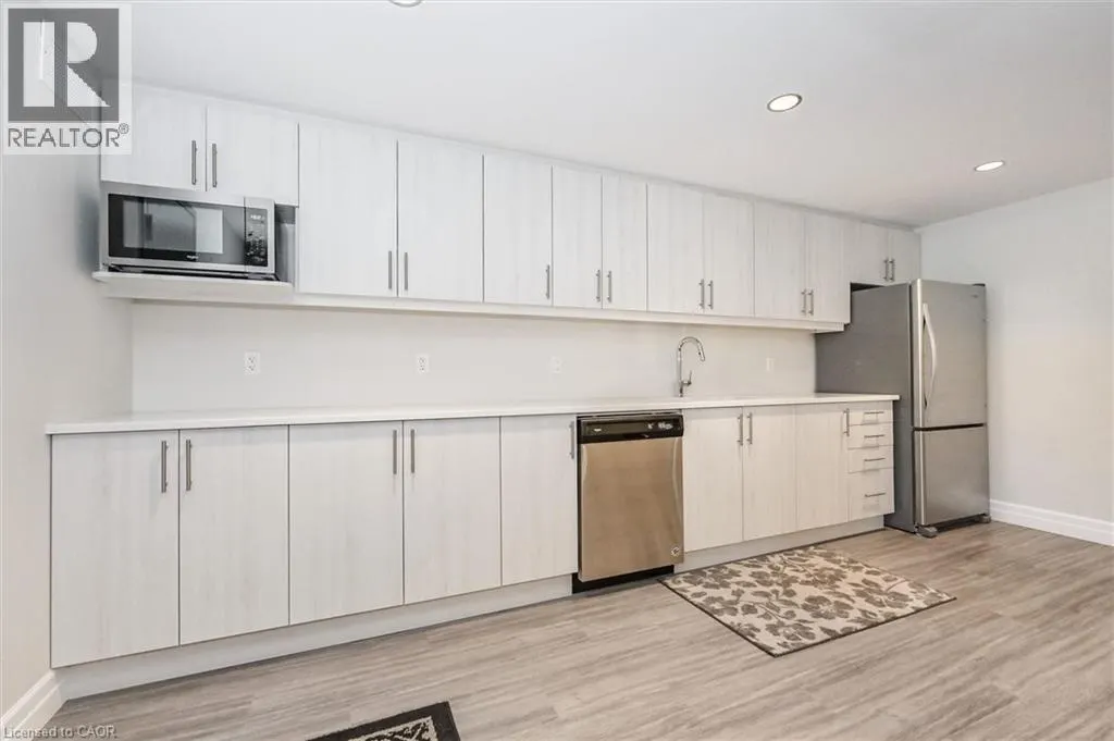 19 STUMPF Street Unit# 201 #201