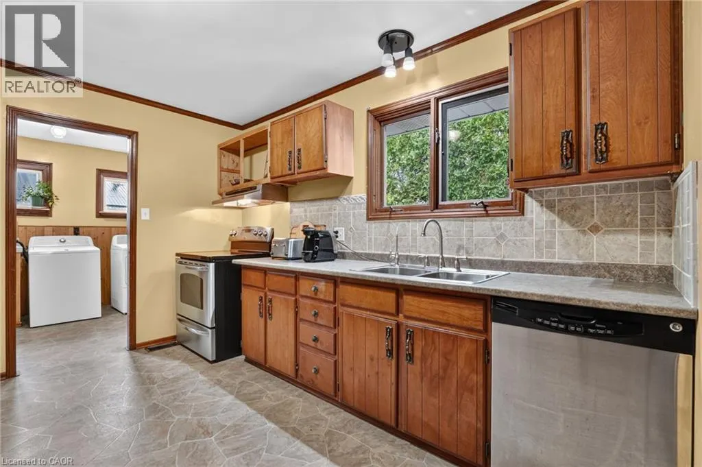 3294 SOUTH GRIMSBY ROAD 7