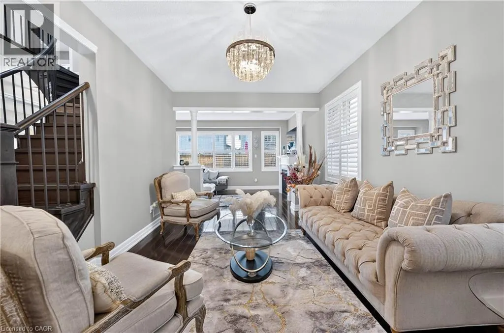 484 GREENWOOD Drive