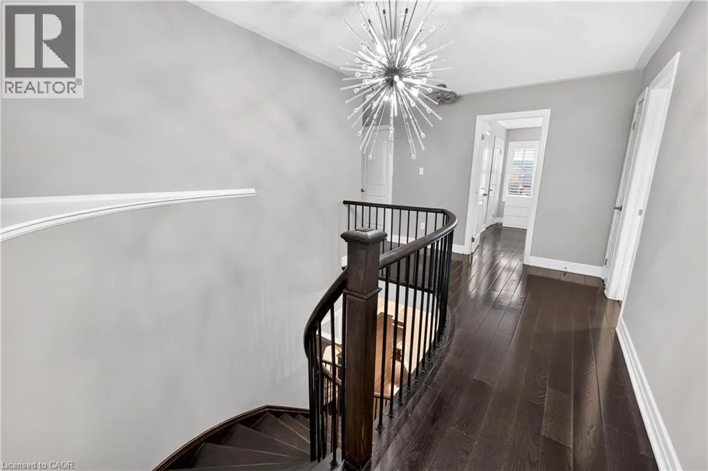 484 GREENWOOD Drive