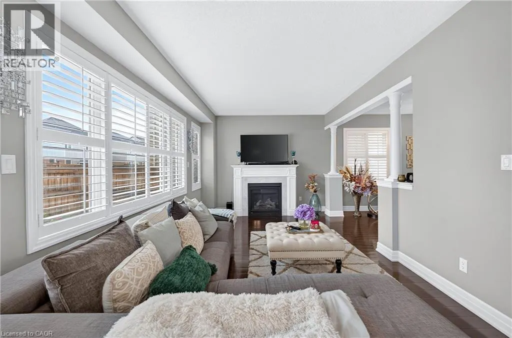 484 GREENWOOD Drive