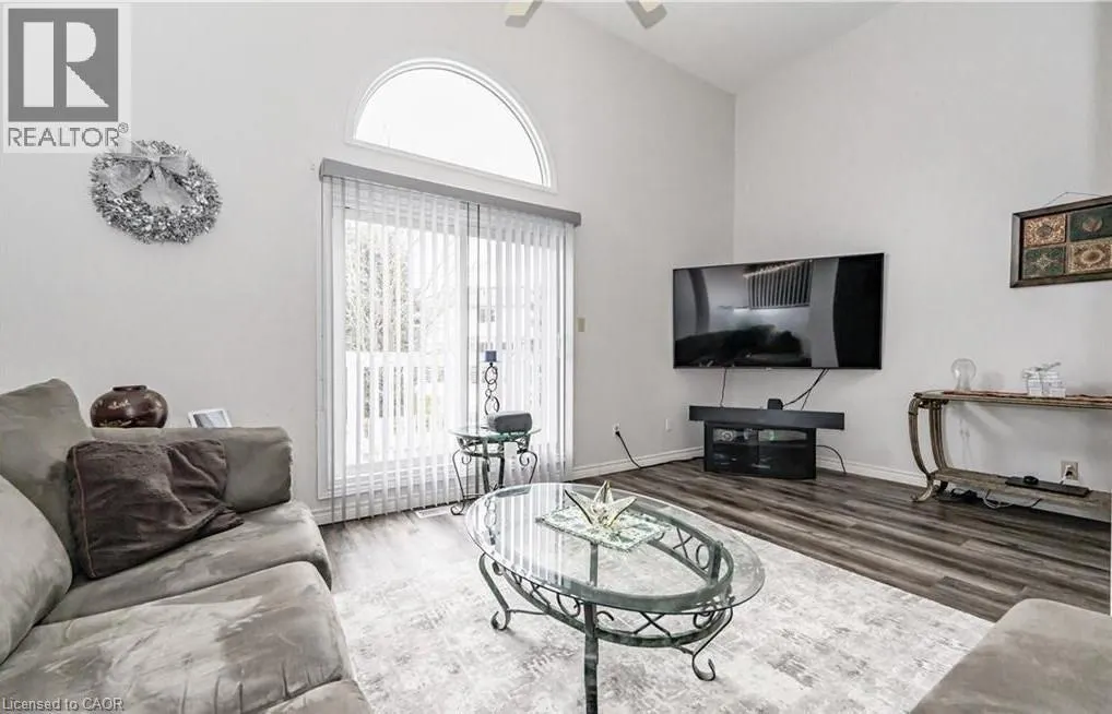 111 TRAYNOR Avenue Unit# 16 #16