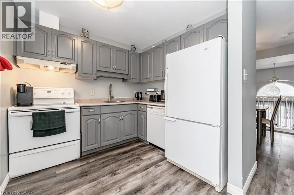 111 TRAYNOR Avenue Unit# 16 #16
