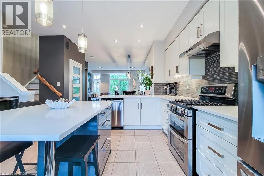 257 PARKSIDE Drive Unit# 16 #16