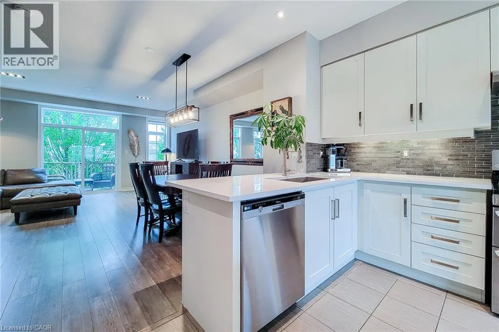 257 PARKSIDE Drive Unit# 16 #16