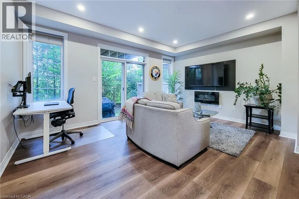 257 PARKSIDE Drive Unit# 16 #16