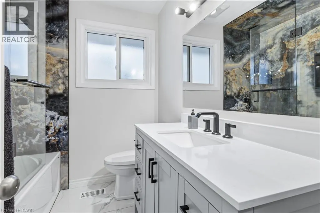 27 BLENHEIM Drive